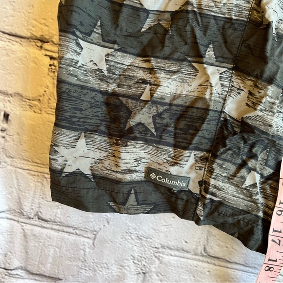 Columbia Boys Stars & Stripes Swim Trunks Lined Grey Neutral Sz 8
Great … - Picture 2 of 9